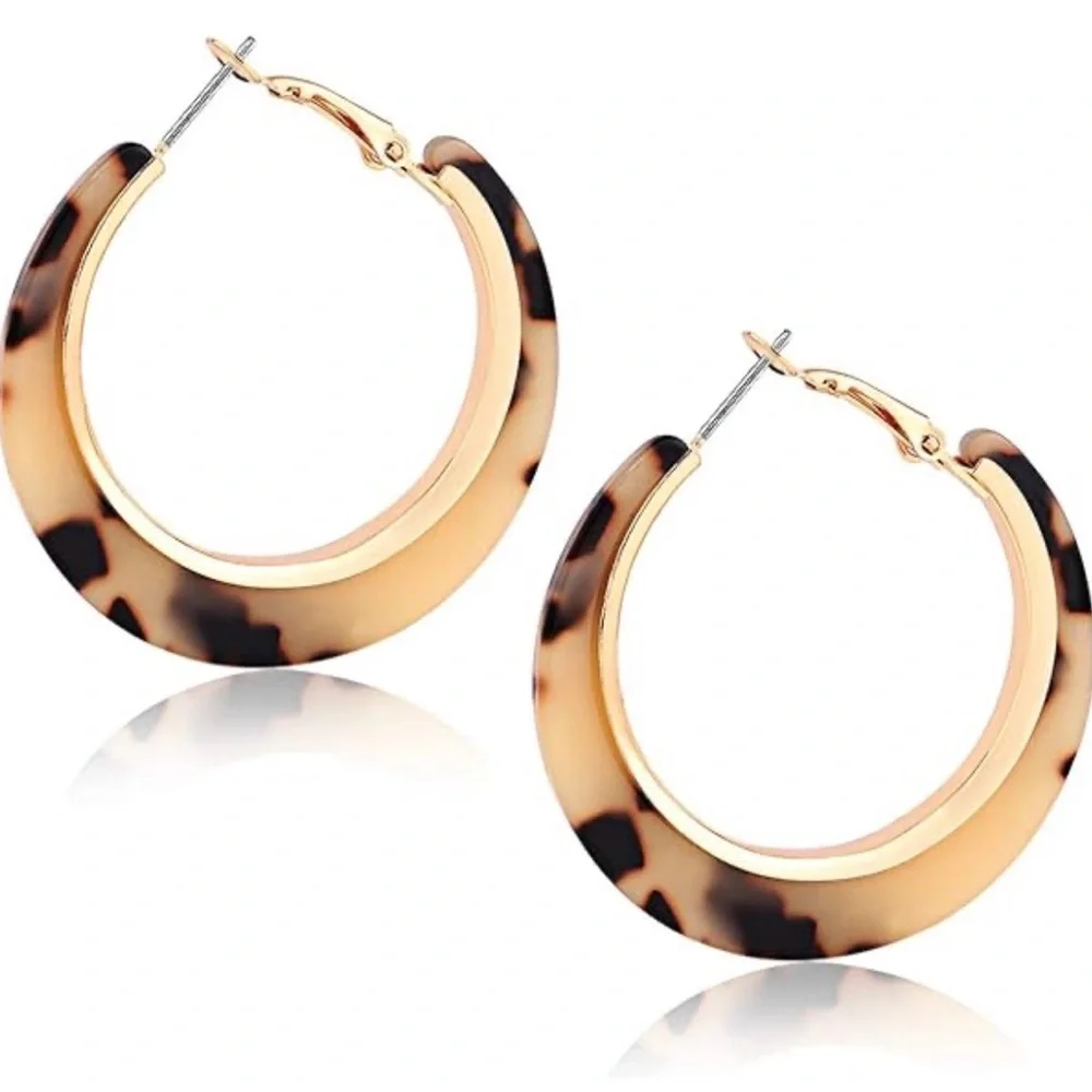 Tortoise Shell Hoop Earrings - Picture 4 of 14